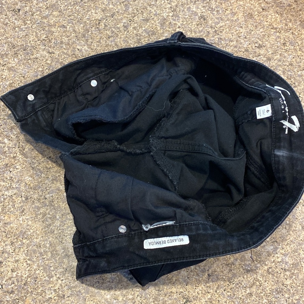 Seven7 Relaxed Bermuda Black Jean Shorts 6 with some Stretch - Picture 10 of 11